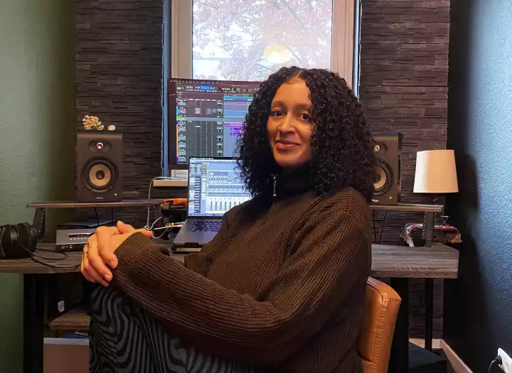 Topline refinement from well-experienced songwriter