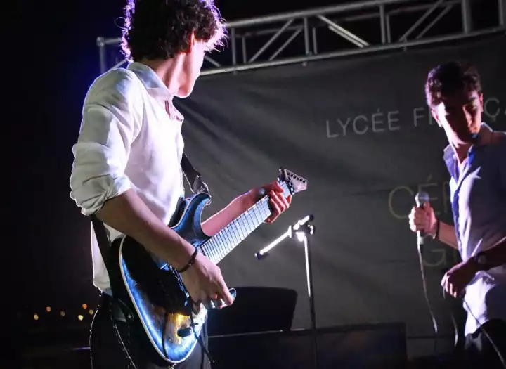 I’ll record expressive electric guitar tracks with pro tone and studio quality