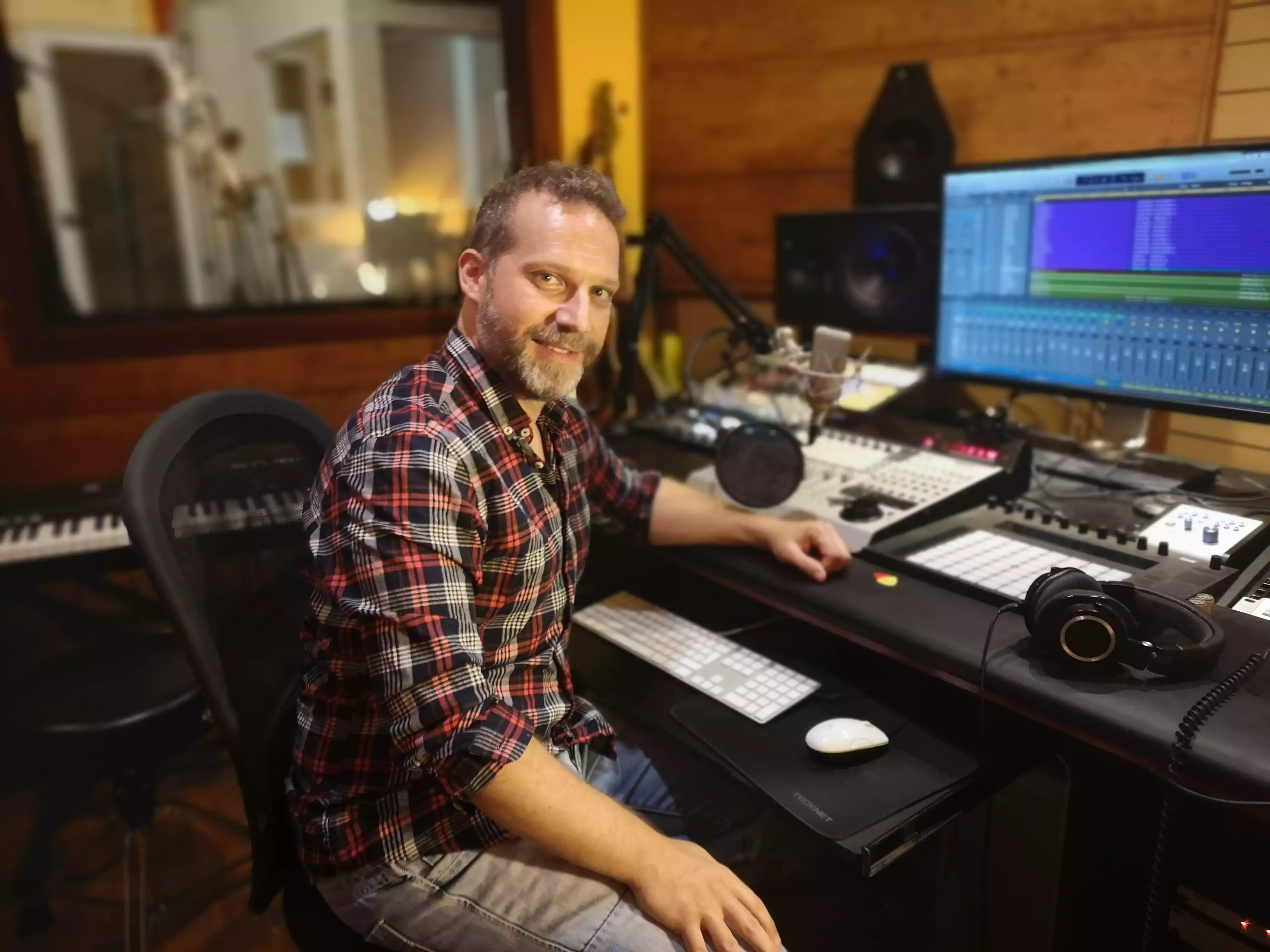 Hugo Iglesias - La Nau Estudi Recording Studio