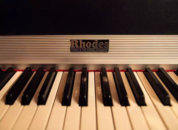 Real Rhodes, Wurlitzer, Hammond, Piano & Analog Synths for Your Song