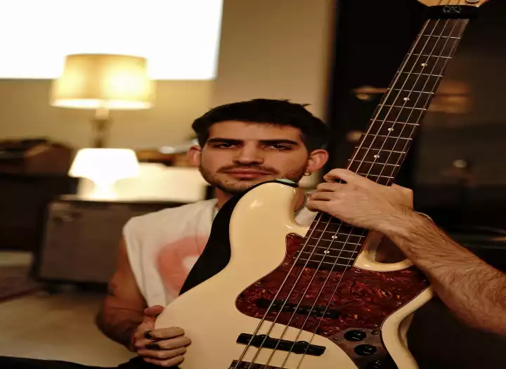 Pro Bass Line - Funk, R&B, Soul, Indie and more