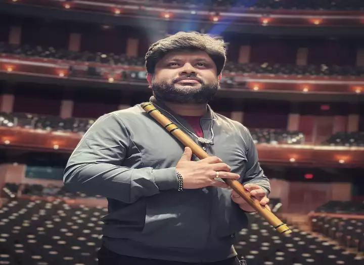 Pro Indian Bamboo Flute Player - Recording Session
