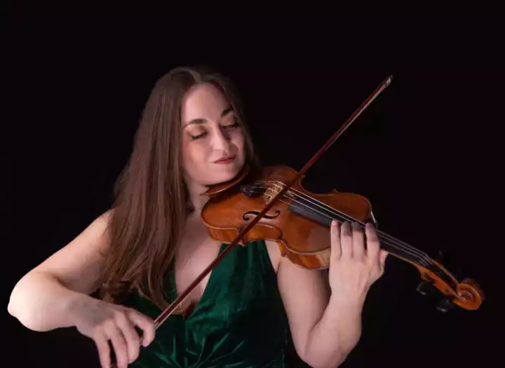 Studio Violinist