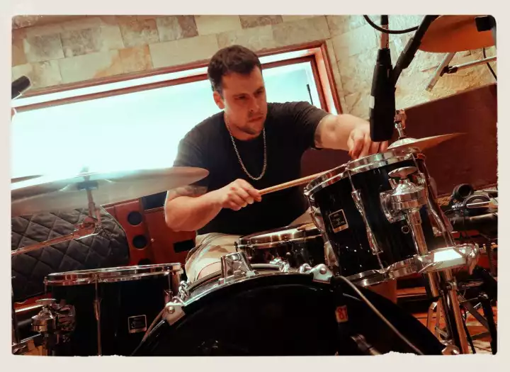 Professional  MIDI Drum Tracks for you song played & Written by a Professional Drummer