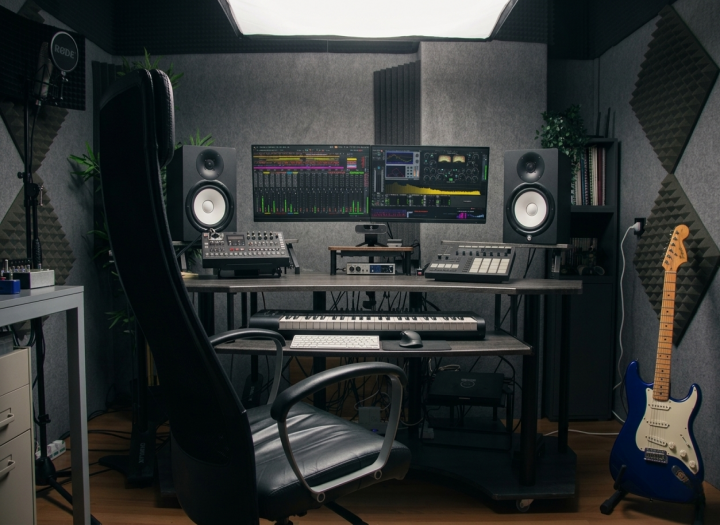 PROFESSIONAL MIXING FOR ELECTRONIC, POP, ROCK, HIP-HOP & TRAP