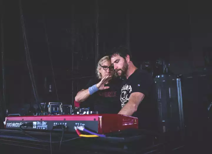 Hammond B3, Synthesizer, Wurlitzer, Rhodes and Keyboard Overdubs.  I will give you multiple tracks if needed or requested at this price.  I also offer Background Vocals, Mixing, and Vocal Tuning.