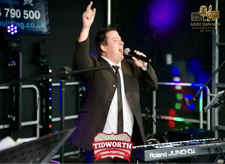 Professional British Male Vocalist | Soulful, Warm & Versatile | Blue Room Studios