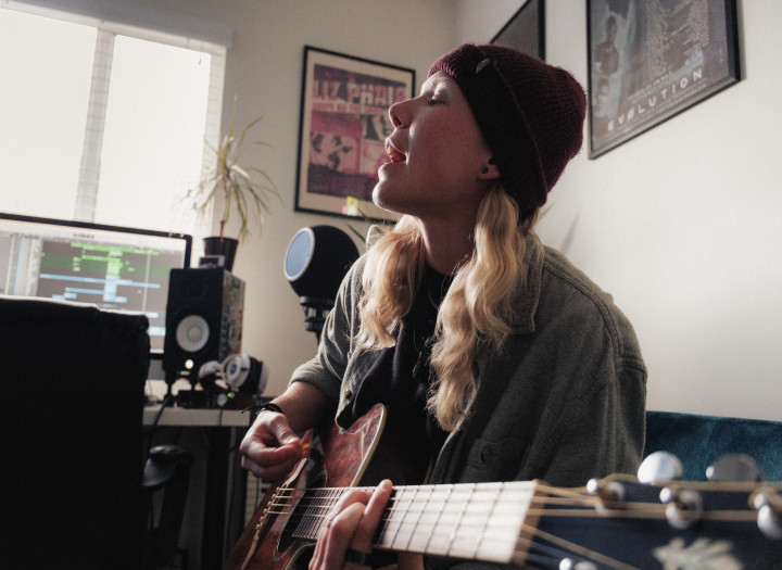 Professional Indie & Rock Female Vocalist (Alto - Edgy & Air Vocals)