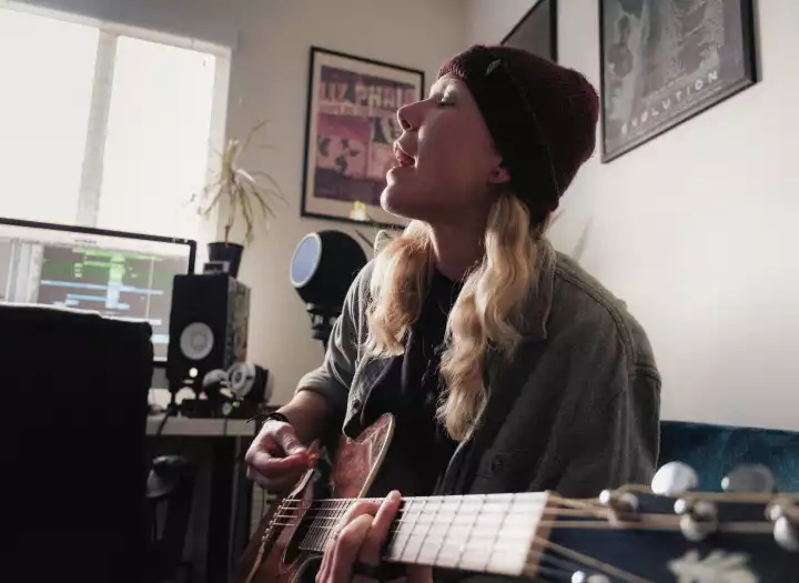 Professional Indie & Rock Female Vocalist (Alto - Edgy & Air Vocals)