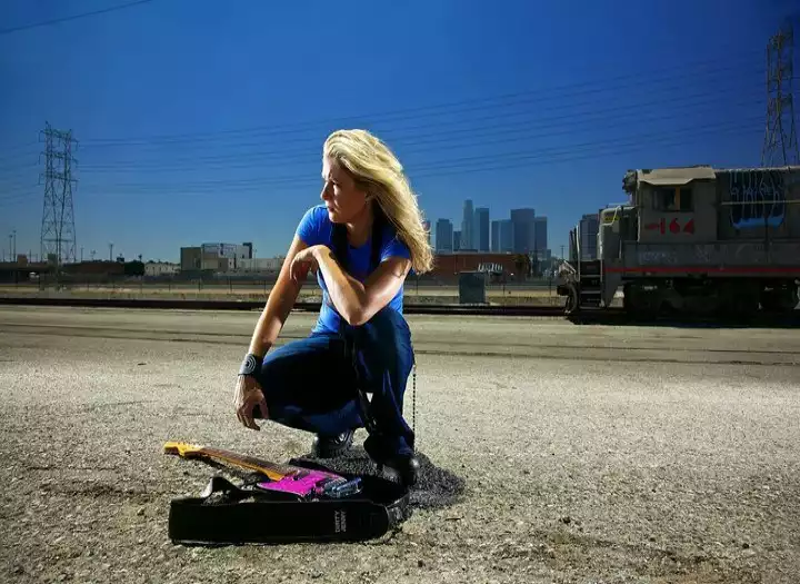 soulful guitar by a seasoned pro- MAX SESSION>up to 12 tracks per song