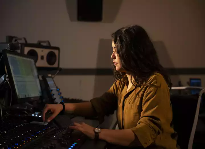 Mixing Engineer | Clean, Powerful Mixes for Electronic & Pop Music