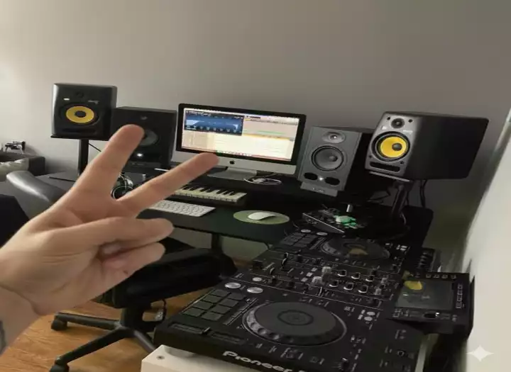 Male & Female main vocals for your track, Pop, House, Edm, Pro Studio Quality