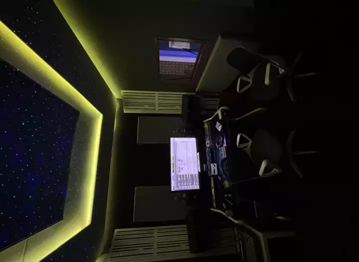 9+ years producing for artists like Camilo, Kapo, Jowell & Randy, Jerry Di, Ingratax, Danny Ocean, Lalo Ebratt & Pirlo. Let’s turn your vision into a world-class record.