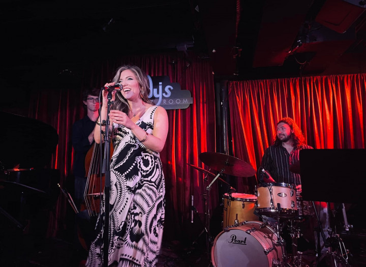 Thea Danos - Experienced Female Lead and Background Vocals