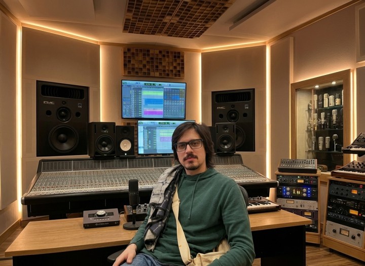 I will compose and produce original commercial music for your brand, video or campaign