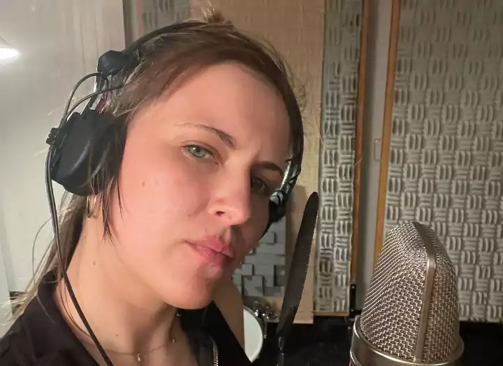 Elite Lead Vocal Recording & Harmony Arrangement Session Singing