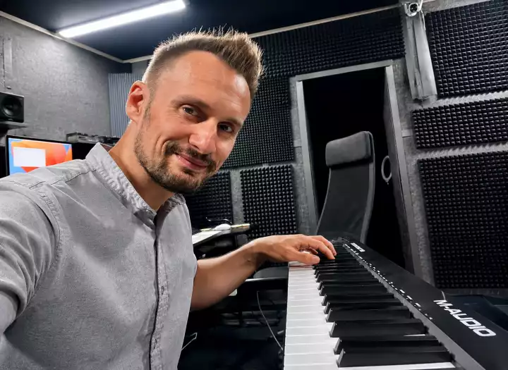 Recreate your backing track from any reference