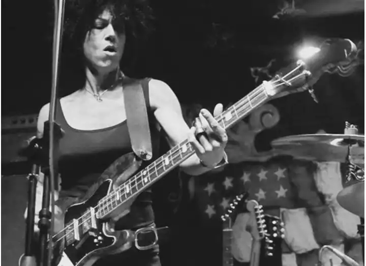 2-string Slide Bass, Fretless bass, standard bass