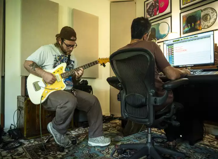 Full Rock Song Vocals + Guitar Complete Performance