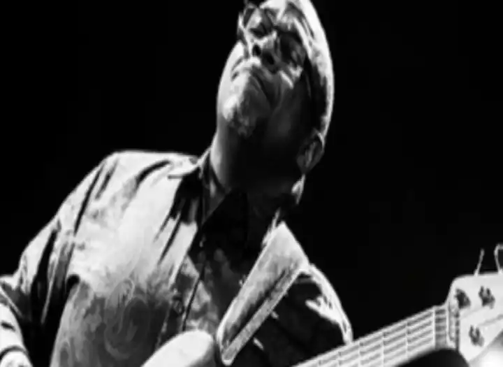 play Bass guitar or Key Bass