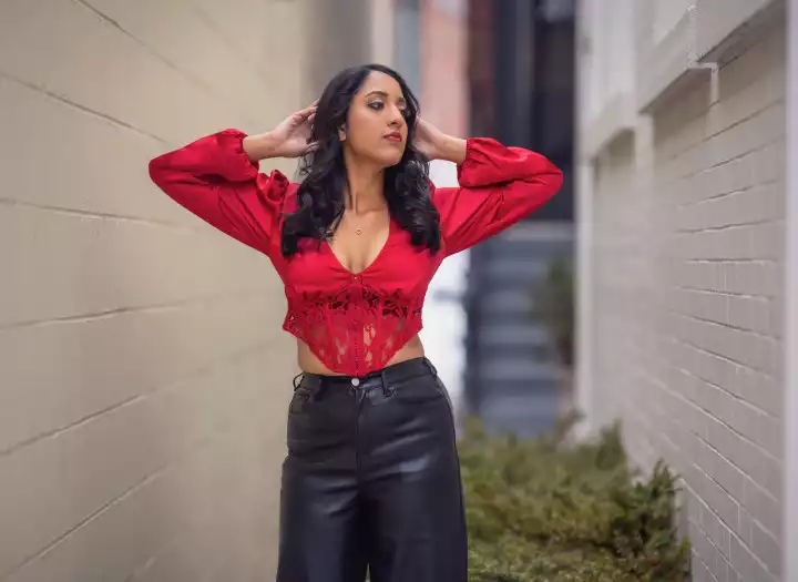 Berklee-Trained Vocalist & Topline Writer for Commercial Pop & Sync