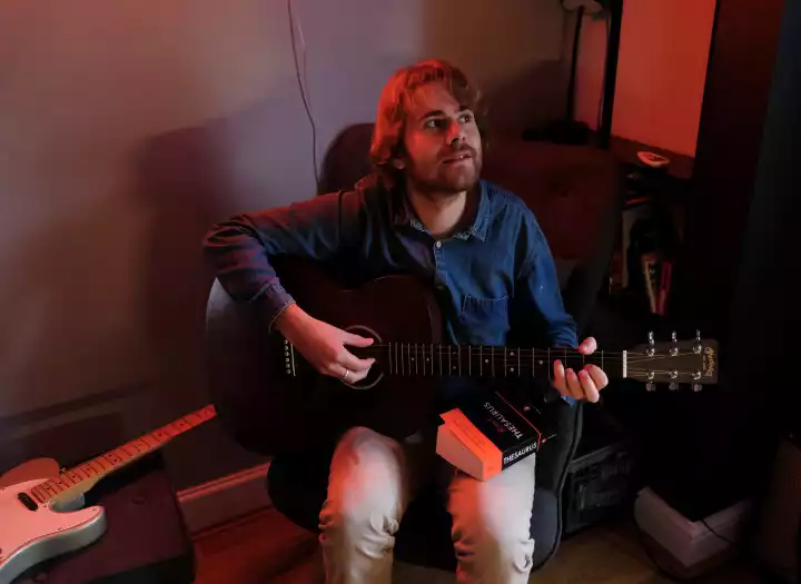 Indie-Folk Co-Write & Writers Demo: From First Idea to Production-Ready Song