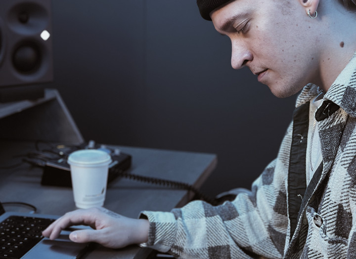 FINISH YOUR MIXED SONG WITH A INDUSTRY STANDARD MASTERING SERVICE