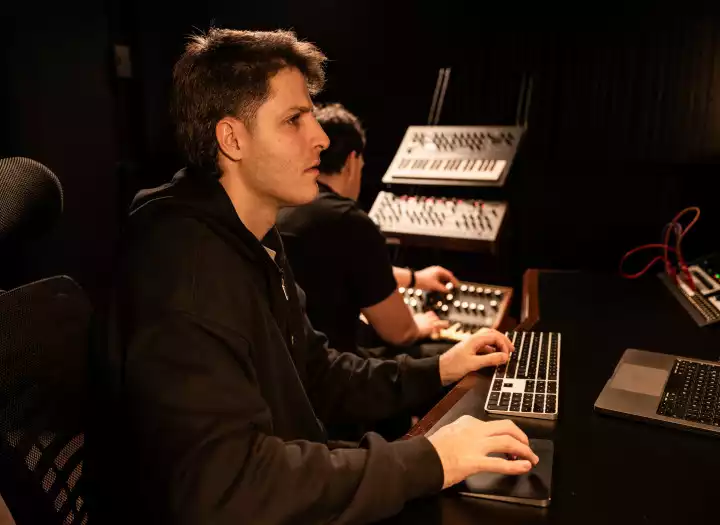 Professional Mixing & Mastering | Progressive House, Electronic, Pop