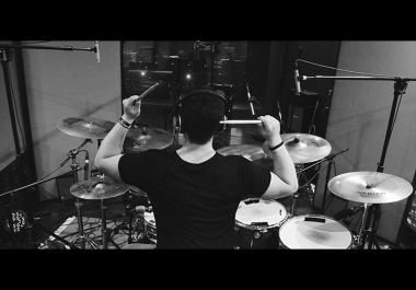 PRO SOUNDING LIVE DRUM TRACKS FOR YOUR MUSIC 