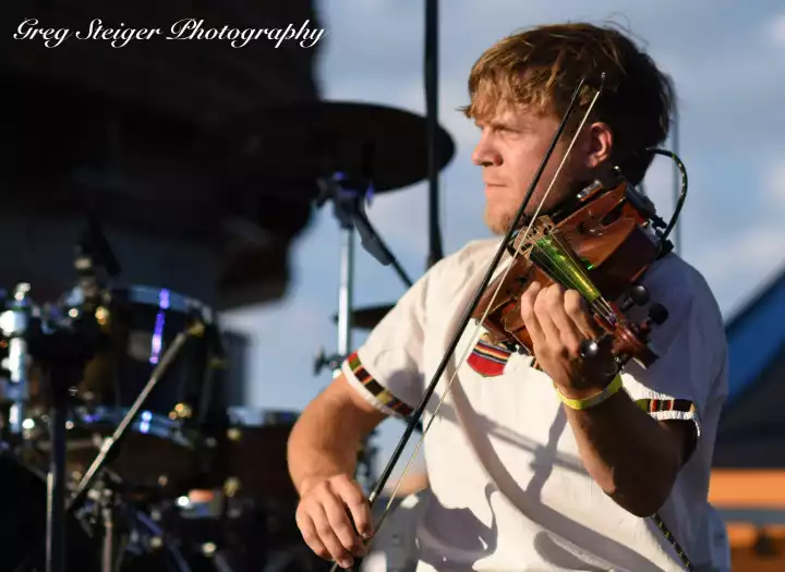 I will provide solo Violin/Viola or String Quartet recordings on your music