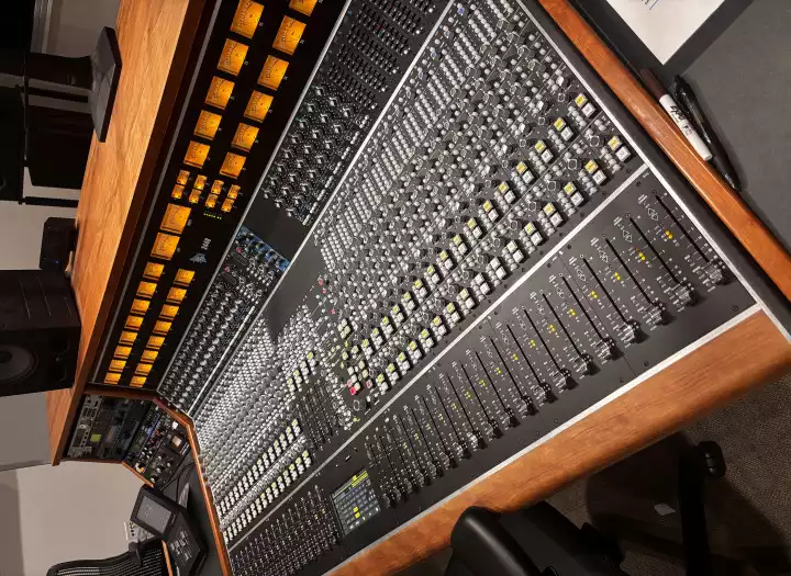 Melodic Rap & Hip-Hop Mixing Engineer | Clean, Competitive Sound