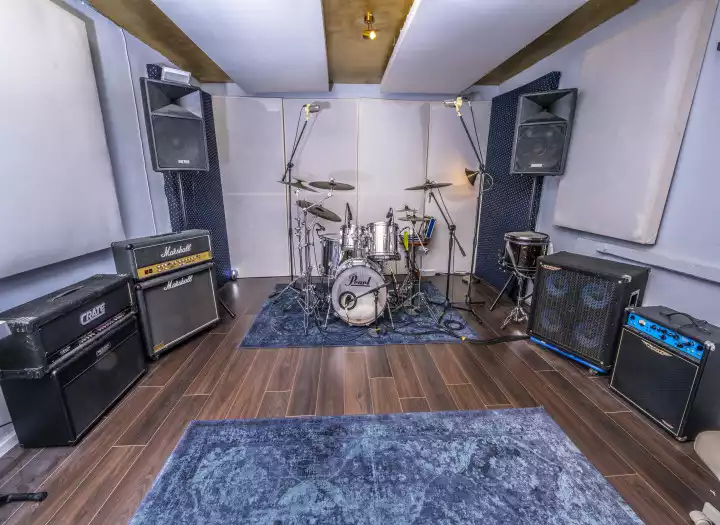 Full song Production - from a memo on your phone to a full live music production NO AI