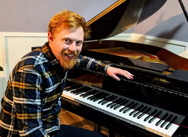 ARRANGE A SONG FOR SATB CHOIR