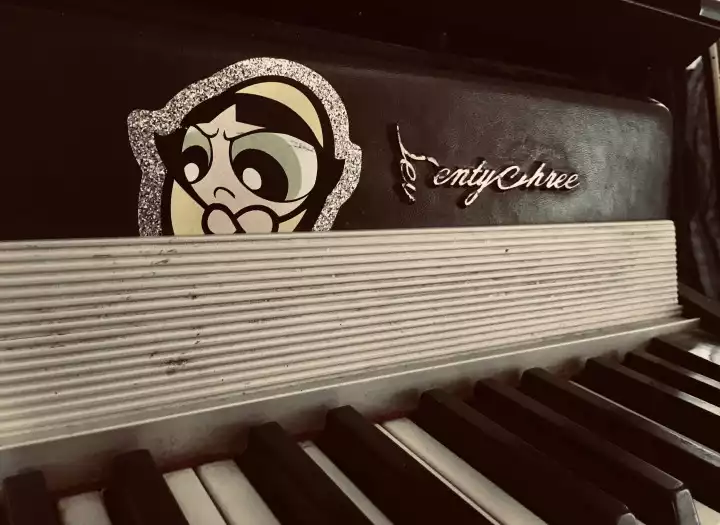 Keyboard tracks for your song