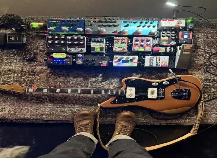 Let me help you  write parts for guitar/electric or help song write  for worship inspired music