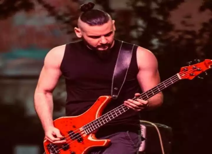 Session Rock/Metal bass player