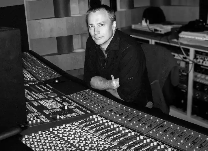 Mark Saunders