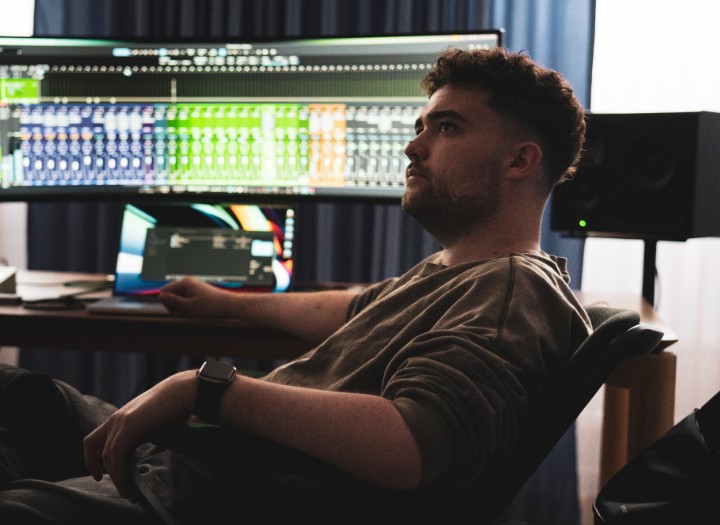 Chart Topping Mixing by Andrew Mesh