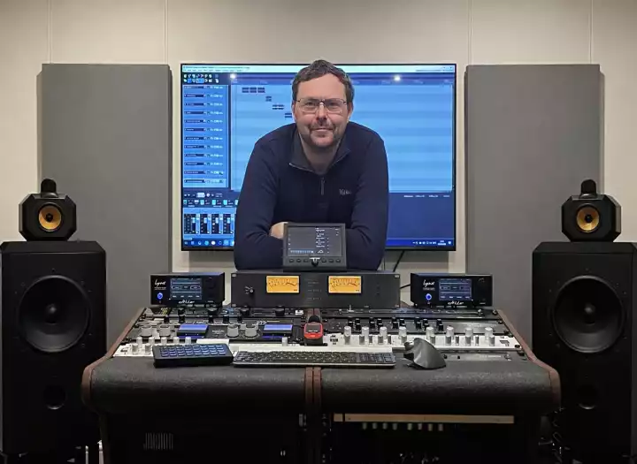 Bring your music to life with professional mastering using analogue and digital tools