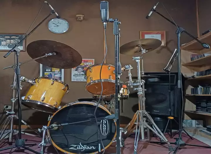Versatile Argentinian drummer for your song