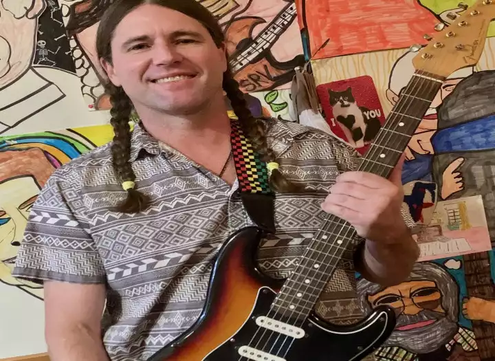 Expert Reggae Guitarist