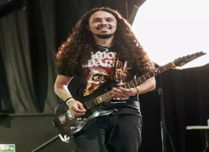Guitar player for solos, arrangements,  rhythm and more