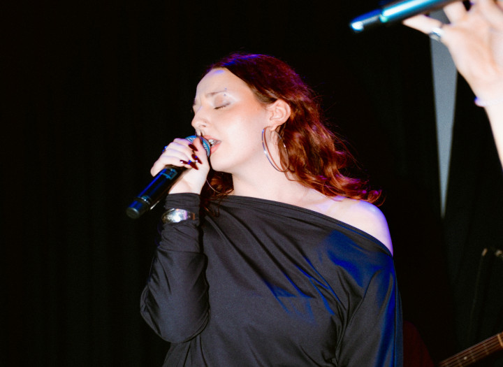 FEMALE LEAD, BACKING VOCALS AND ADLIBS POP/R&B/EDM