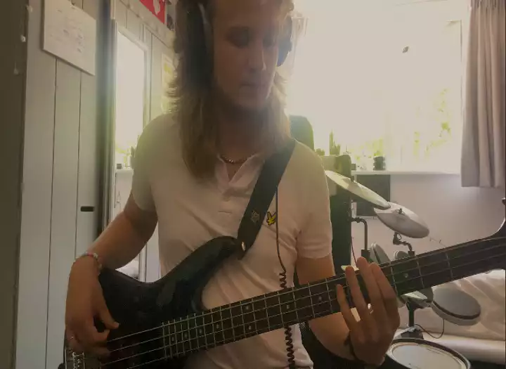 Professional Rock Bass That Makes Your Mix Feels Huge