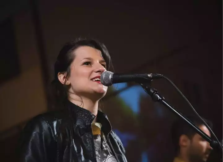 PROFESSIONAL FEMALE VOCALIST | LEAD, HARMONIES, BACKING VOCALS & AD-LIBS