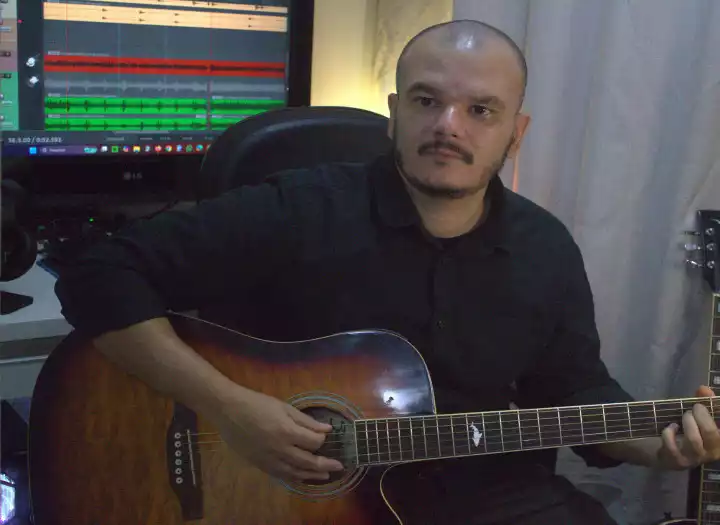 High-Quality Guitar Recording for Rock, Pop and Punk Projects