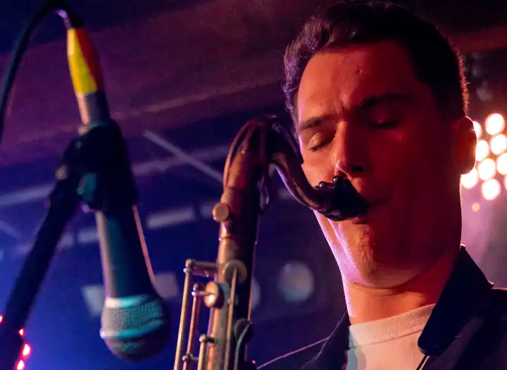 Professional Saxophonist For Your Track