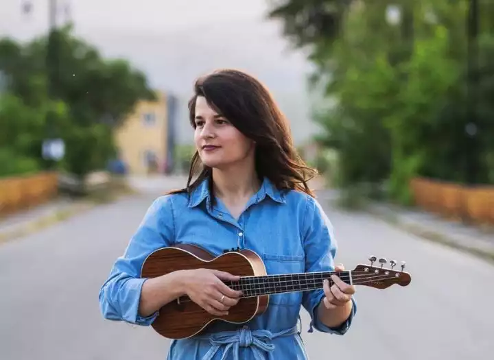 PROFESSIONAL UKULELE PLAYER | CUSTOM STRUMMING & FINGERPICKING