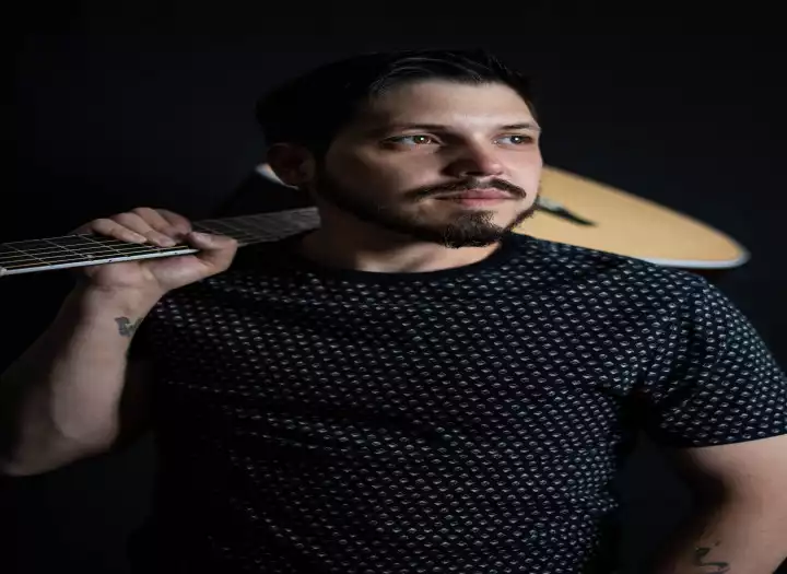 Professional Male Tenor Vocalist