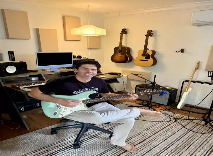 Professional Session Guitarist | Acoustic & Electric | All Genres